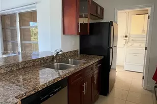 621 NW 38th Pl, Deerfield Beach, FL 33064 - Photo 5