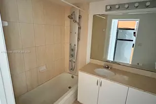 1750 N Bayshore Dr, Miami, FL 33132 - Photo 9
