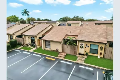 2056 SW 81st Way, Davie, FL 33324 - Photo 3