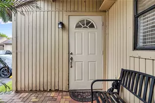 2056 SW 81st Way, Davie, FL 33324 - Photo 3