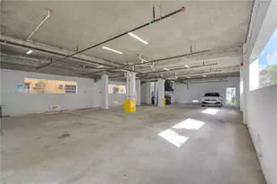 1037 NW 2nd St, Miami, FL 33128 - Photo 11