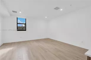 1037 NW 2nd St, Miami, FL 33128 - Photo 5