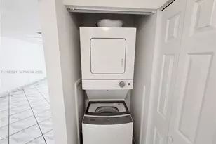 206 Lake Pointe Dr, Oakland Park, FL 33309 - Photo 9