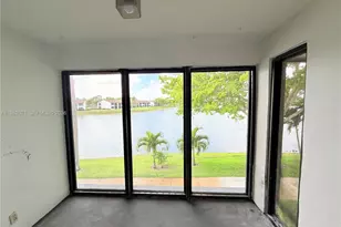 206 Lake Pointe Dr, Oakland Park, FL 33309 - Photo 3