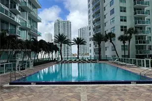 31 SE 5th St, Miami, FL 33131 - Photo 11