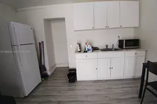 1053 NE 149th St, Miami, FL 33161 - Photo 5