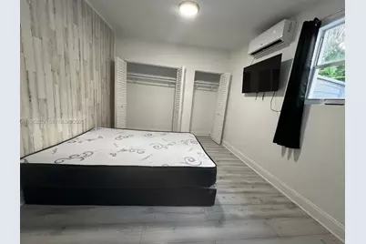 1053 NE 149th St, Miami, FL 33161 - Photo 3