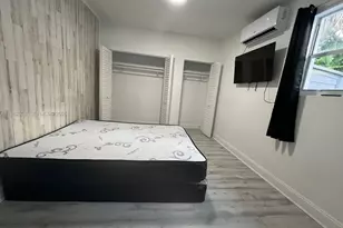 1053 NE 149th St, Miami, FL 33161 - Photo 3