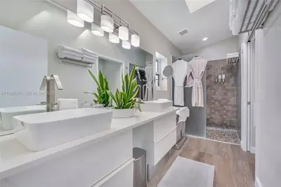 230 NE 212th St, Miami, FL 33179 - Photo 17