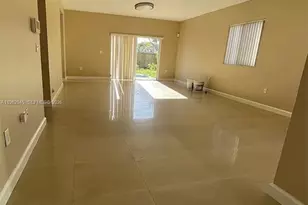 390 NE 35th Ave, Homestead, FL 33033 - Photo 3