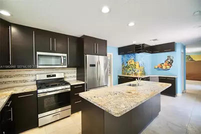 851 N 11th Ave, Hollywood, FL 33019 - Photo 3