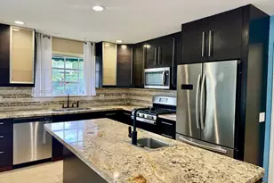 851 N 11th Ave, Hollywood, FL 33019 - Photo 3