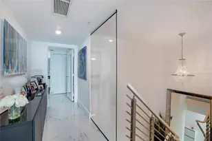 41 SE 5th St, Miami, FL 33131 - Photo 25