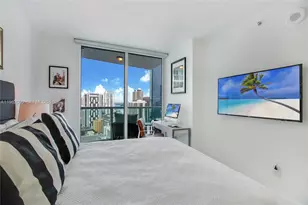 41 SE 5th St, Miami, FL 33131 - Photo 27