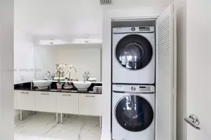 41 SE 5th St, Miami, FL 33131 - Photo 31