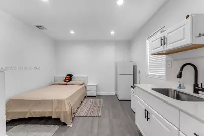 149 Fern Way, Miami Springs, FL 33166 - Photo 15