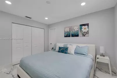 895 W 39th Pl, Hialeah, FL 33012 - Photo 21