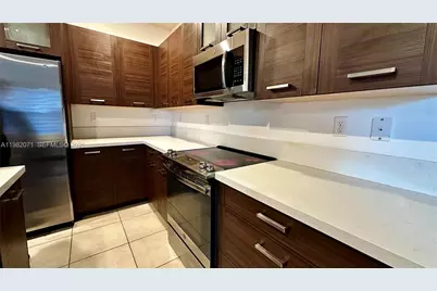 9155 NW 161st St, Miami Lakes, FL 33018 - Photo 13