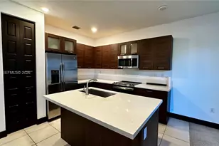 9155 NW 161st St, Miami Lakes, FL 33018 - Photo 9