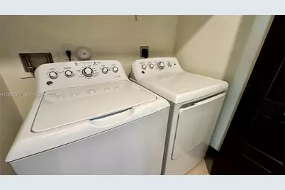 9155 NW 161st St, Miami Lakes, FL 33018 - Photo 27