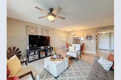 17000 NW 67th Ave #423, Hialeah, FL 33015 - Photo 3