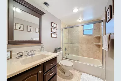 17000 NW 67th Ave #423, Hialeah, FL 33015 - Photo 21