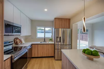 1524 NE 31st Ct, Pompano Beach, FL 33064 - Photo 13