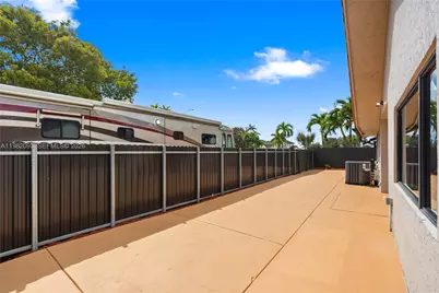 800 NW 133rd Ave, Miami, FL 33182 - Photo 19