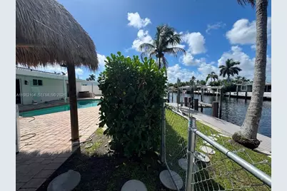 631 SE 5th Ter, Pompano Beach, FL 33060 - Photo 17