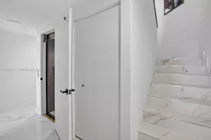 4000 Island Blvd, Aventura, FL 33160 - Photo 31