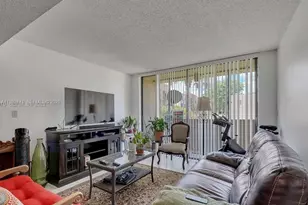 8002 SW 149th Ave, Miami, FL 33193 - Photo 9