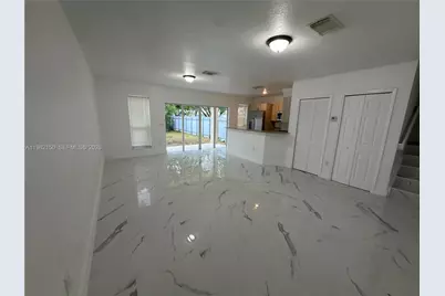 689 NW 6th St #689, Florida City, FL 33034 - Photo 3