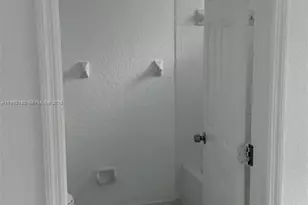 689 NW 6th St, Florida City, FL 33034 - Photo 5