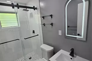 411 SE 3rd Ave, Hallandale Beach, FL 33009 - Photo 9