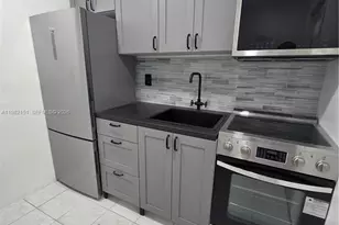 411 SE 3rd Ave, Hallandale Beach, FL 33009 - Photo 5