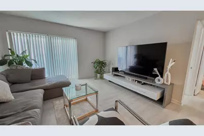400 Kings Point Dr #408, Sunny Isles Beach, FL 33160 - Photo 3