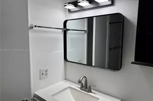 15610 SW 80th St, Miami, FL 33193 - Photo 9