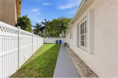 2425 Raleigh St, Hollywood, FL 33020 - Photo 35