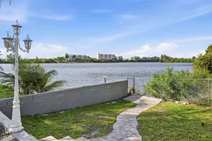 2425 Raleigh St, Hollywood, FL 33020 - Photo 37