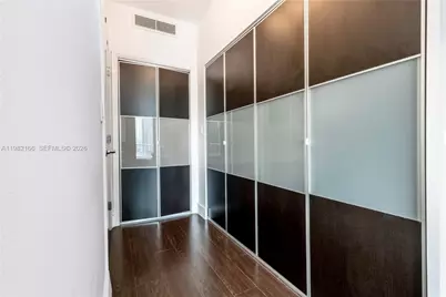 90 SW 3rd St #2116, Miami, FL 33130 - Photo 9