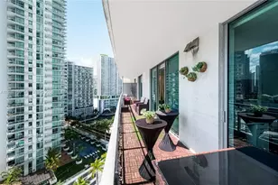 90 SW 3rd St, Miami, FL 33130 - Photo 3