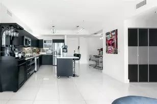 90 SW 3rd St, Miami, FL 33130 - Photo 5