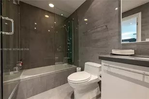 90 SW 3rd St, Miami, FL 33130 - Photo 17