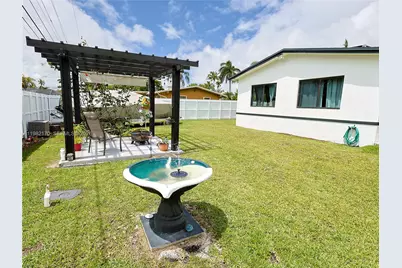 9460 Martinique Dr, Cutler Bay, FL 33189 - Photo 37
