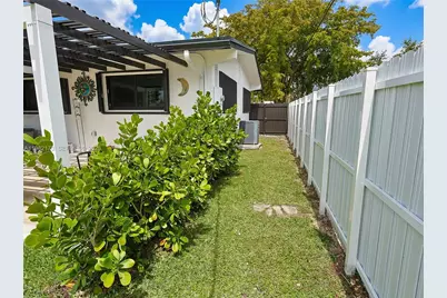9460 Martinique Dr, Cutler Bay, FL 33189 - Photo 39