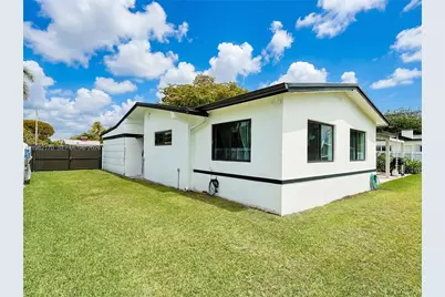 9460 Martinique Dr, Cutler Bay, FL 33189 - Photo 41