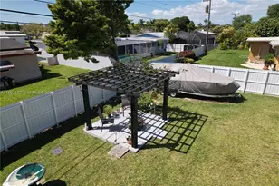 9460 Martinique Dr, Cutler Bay, FL 33189 - Photo 51