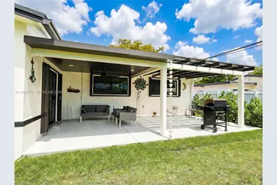9460 Martinique Dr, Cutler Bay, FL 33189 - Photo 31
