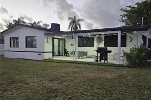 9460 Martinique Dr, Cutler Bay, FL 33189 - Photo 31