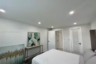 8595 Sunrise Lakes Blvd, Sunrise, FL 33322 - Photo 11